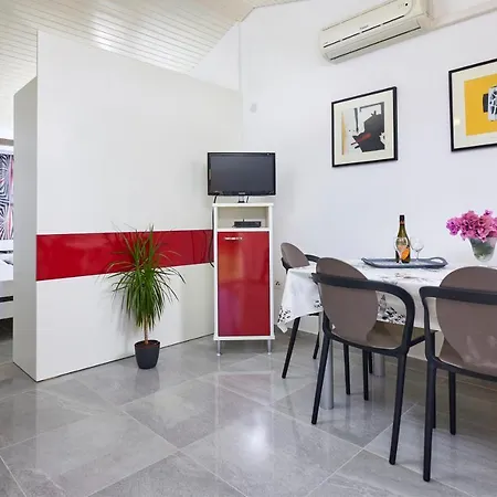 Denis 1799 Apartman Medulin